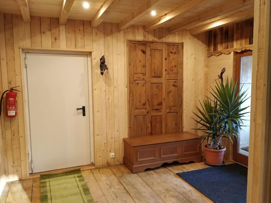 Upcycling Appartement Fischl - Nachhaltig Und Kreativ Wohnen Fuer Gross Und Klein Jenbach Esterno foto