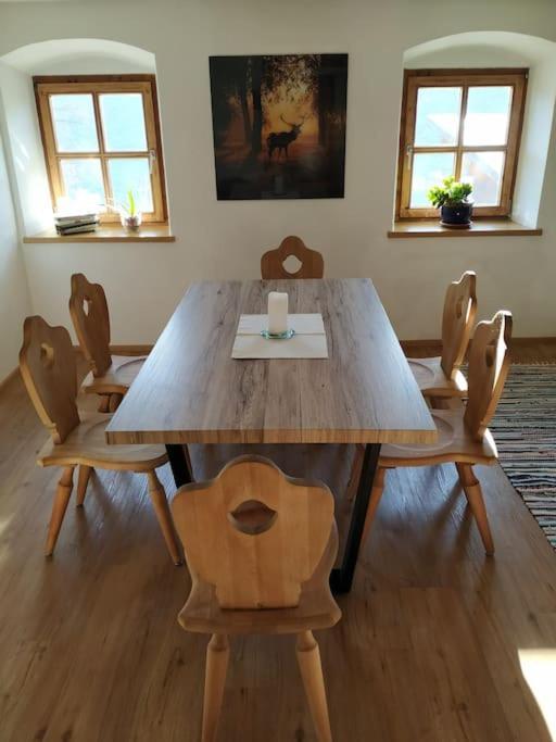 Upcycling Appartement Fischl - Nachhaltig Und Kreativ Wohnen Fuer Gross Und Klein Jenbach Esterno foto