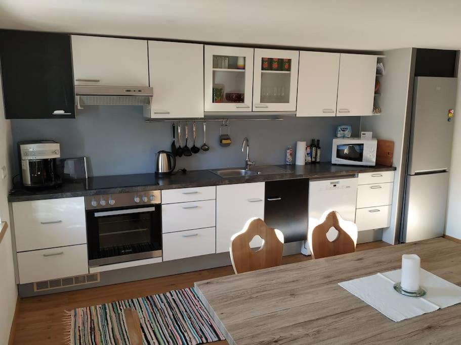 Upcycling Appartement Fischl - Nachhaltig Und Kreativ Wohnen Fuer Gross Und Klein Jenbach Esterno foto