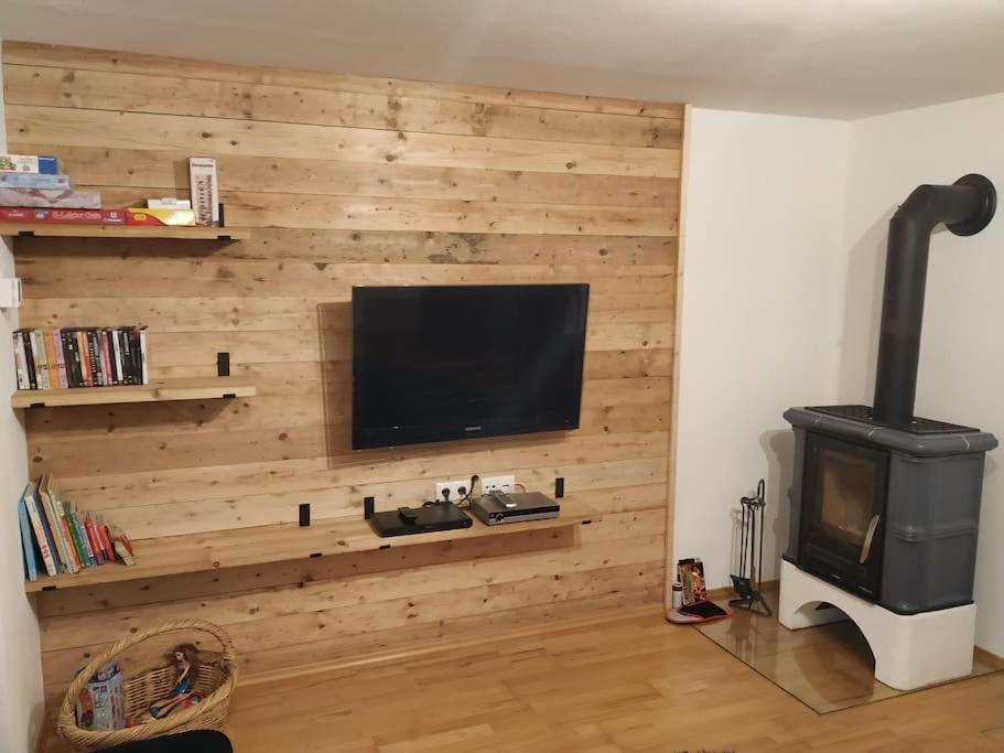 Upcycling Appartement Fischl - Nachhaltig Und Kreativ Wohnen Fuer Gross Und Klein Jenbach Esterno foto