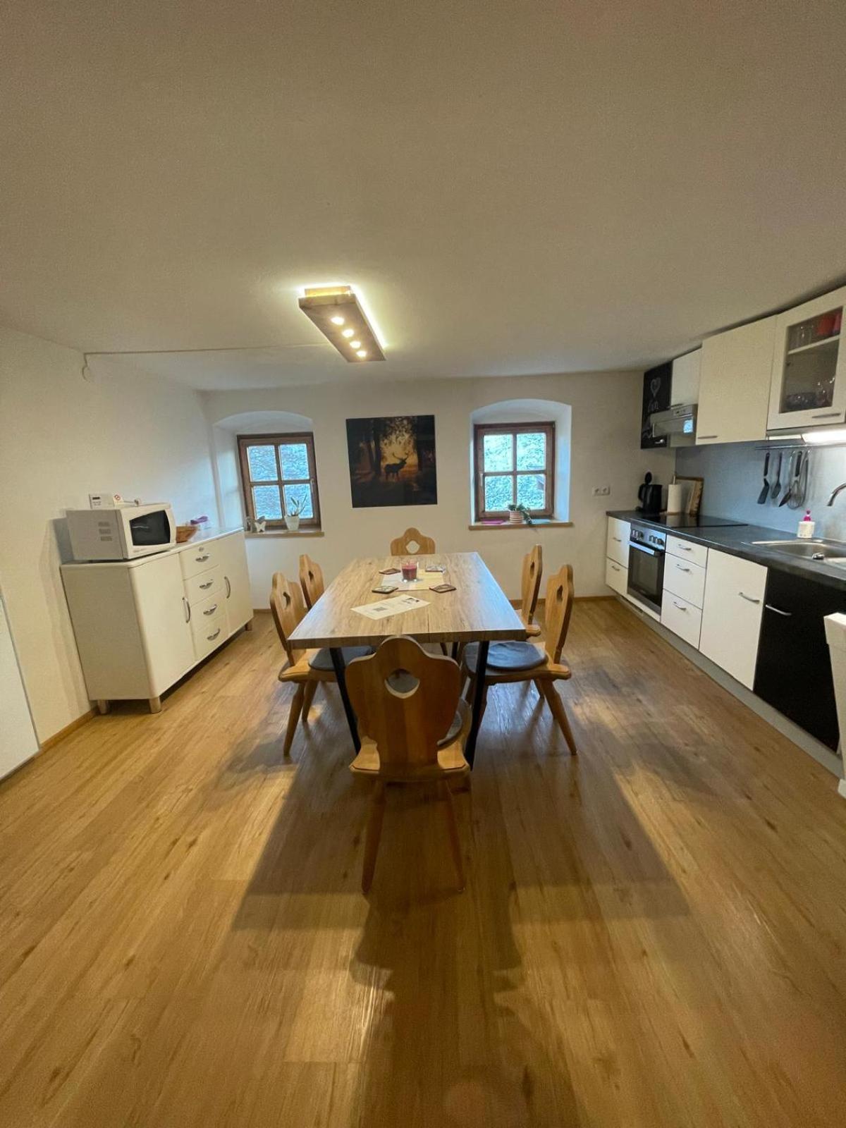Upcycling Appartement Fischl - Nachhaltig Und Kreativ Wohnen Fuer Gross Und Klein Jenbach Esterno foto